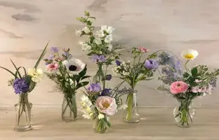  ۱۰ تکنیک آسان برای ماندگاری بیشتر گل‌ ها در گلدان