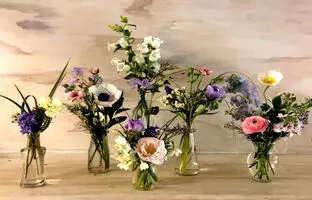  ۱۰ تکنیک آسان برای ماندگاری بیشتر گل‌ ها در گلدان
