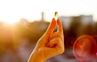 ویتامین D را کِی مصرف کنیم؟ صبح یا شب؟