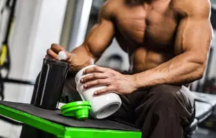 آیا مصرف کراتین بی‌خطر است؟ + ویدئو