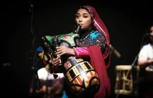  اجرای آهنگ «هله دان دان» توسط لیانا شریفیان + ویدئو