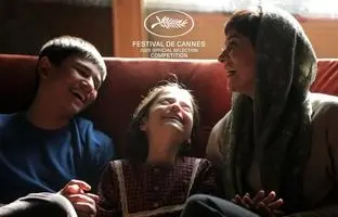 فیلم زن و بچه سعید روستایی پرچم ایران را بالا برد؛ ۱۰ دقیقه تشوق در کن