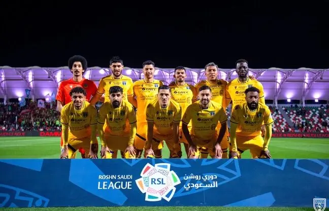 تصاویری عجیب از رختکن درهم ریخته تیم التعاون پس از بازی دیشب برابر تراکتور در تبریز!