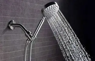چرا بهترین ایده‌ها زیر دوش حمام به ذهنمان خطور می‌کنند؟ 