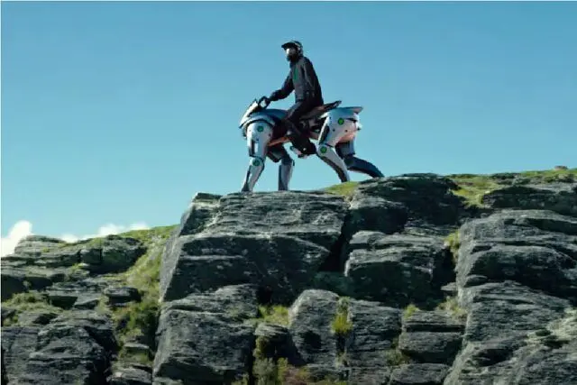 اسبی که می‌پرد و حرکات شما را دنبال می‌کند/ کاوازاکی از اسب رباتیک رونمایی کرد! + ویدئو