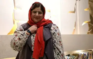  استایل کودکانه بازیگر قهوه پدری در یک کافه لاکچری 