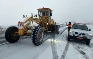 بارش برف و باران در محورهای مواصلاتی ۱۴ استان