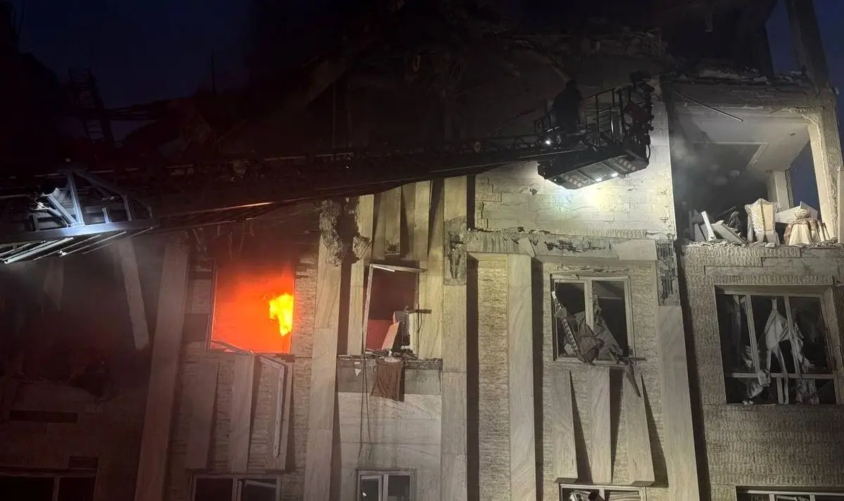  حمله اسرائیل به یک ساختمان مسکونی در شهرک شهید چمران/ ۶۰ نفر به شهادت رسیدند + ویدئو