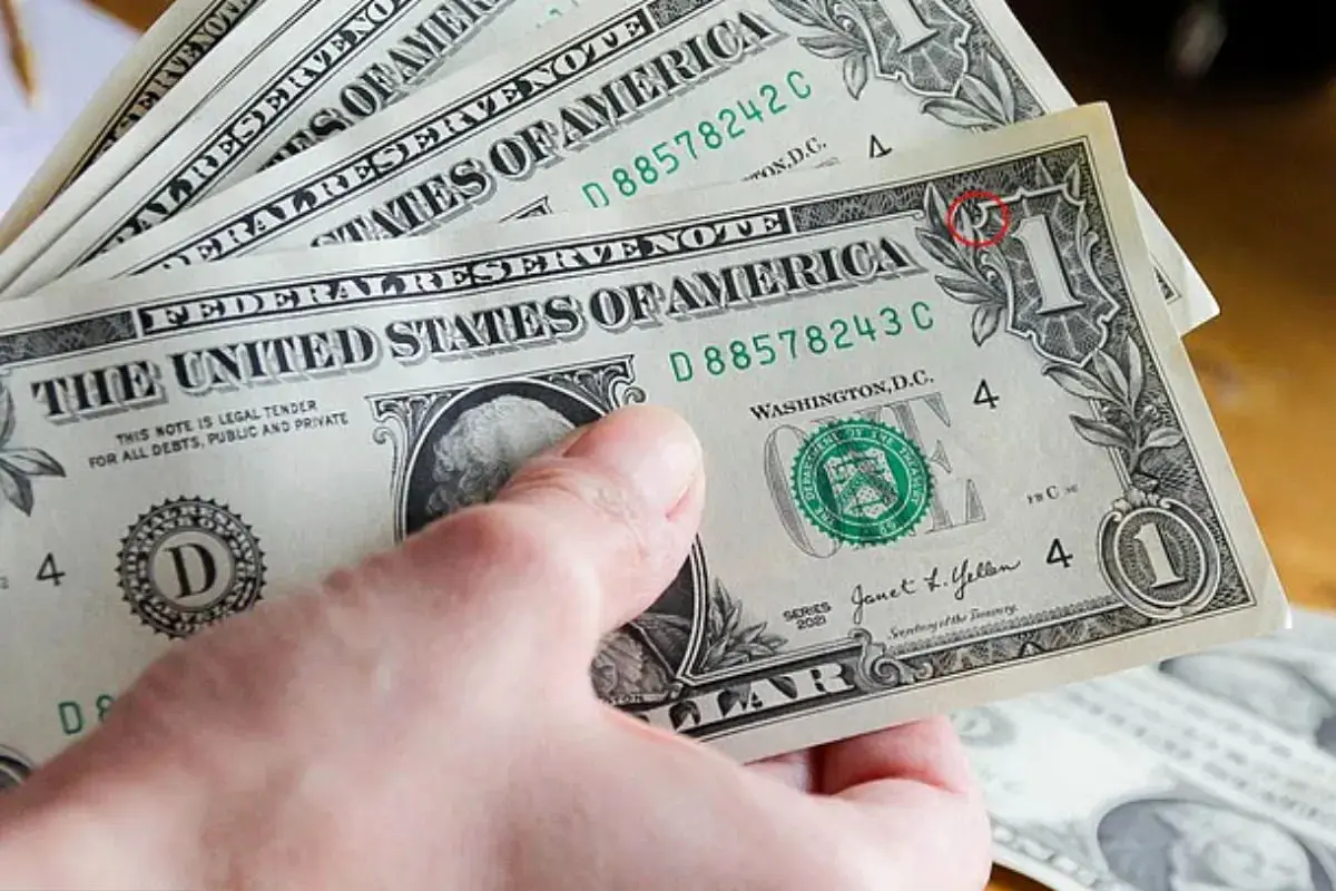 راز نماد کوچک و مخفی چاپ شده روی اسکناس یک دلاری آمریکا چیست؟