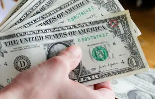 راز نماد کوچک و مخفی چاپ شده روی اسکناس یک دلاری آمریکا چیست؟