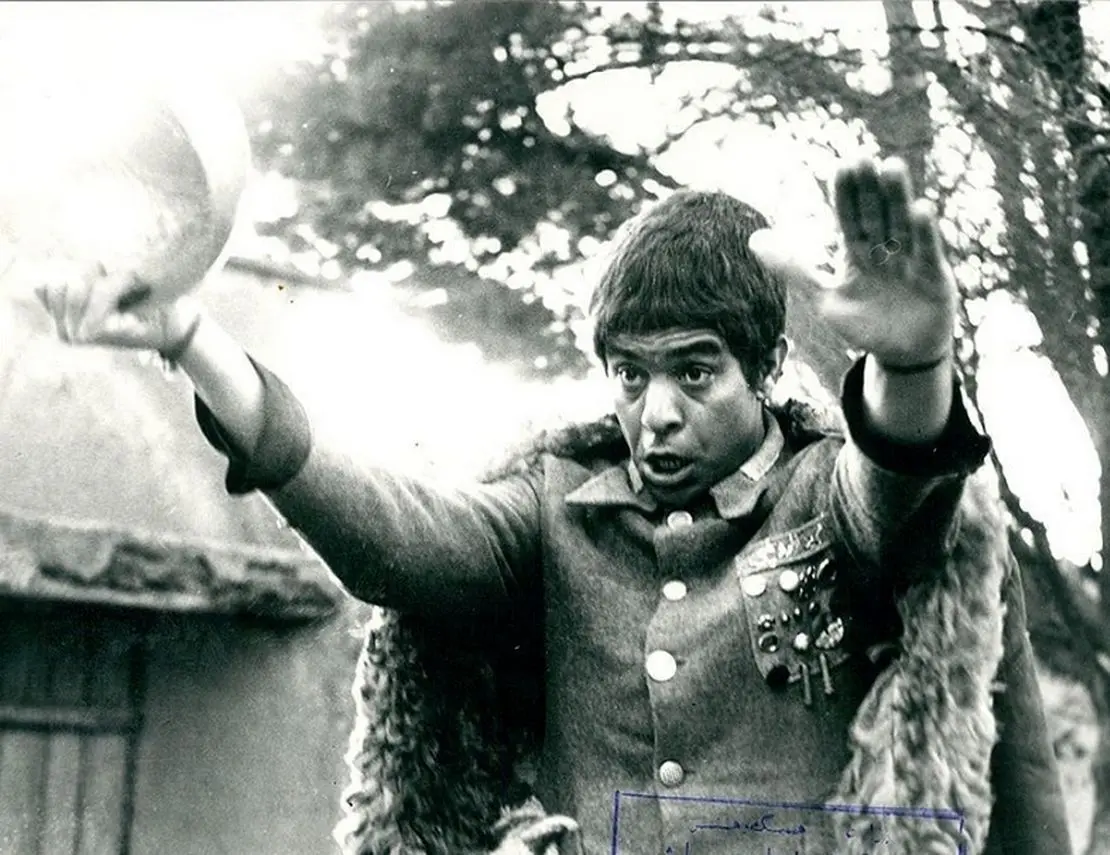 «بهروز وثوقی و شهره آغاشلو» در صحنه‌ای از «سوته دلان» + تصویر