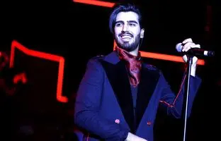 لحظات احساسی رهام هادیان در کنسرت ماکان بند + ویدئو