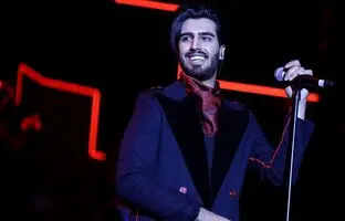 لحظات احساسی رهام هادیان در کنسرت ماکان بند + ویدئو