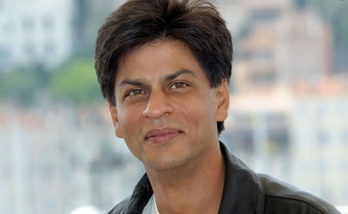 تیپ و استایل دیدنی «شاهرخ خان» در کنار همسر جوان اش در دهلی + تصویر