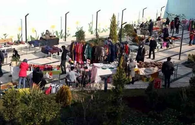جمعه بازار پروانه کجاست : ارزان‌ ترین لباس‌ ها برای عید در انتظار شما!