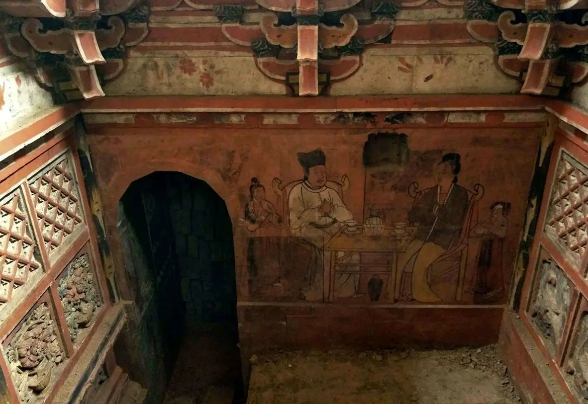  کشف مقبرۀ 700 ساله‌ای که شبیه به یک «کتاب داستان مصور» است 