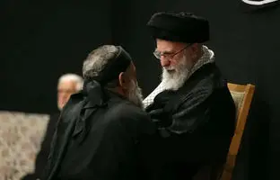 لحظه‌ای که رهبر انقلاب به محمود کریمی گفتند:‌ ای ایران بخوان + ویدئو