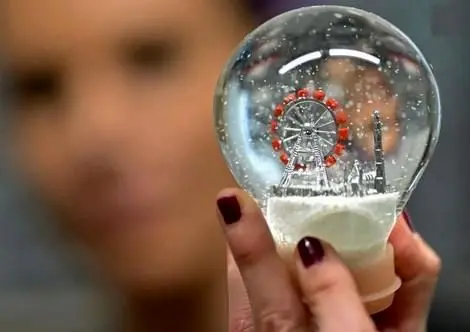 «گوی برفی»؛ اختراعی تصادفی که چند نسل از یک خانواده را ثروتمند کرد + عکس