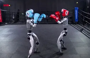 اولین مسابقه بوکس ربات‌های انسان‌نما برگزار شد؛ خودنمایی چین در حوزه رباتیک + ویدئو
