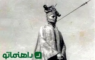 مجسمه غول پیکر فرح پهلوی در منجیل؛ طنابی به دور گردن! + تصاویر
