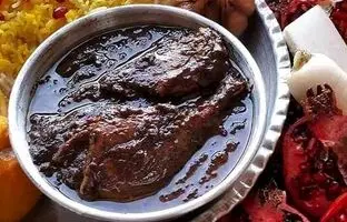 واکنش جالب یک خارجی به خورشت فسنجان + ویدئو