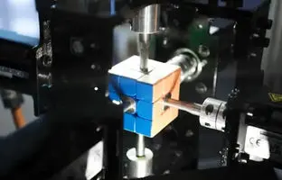 رکورد جهانی گینس شکسته شد: حل مکعب روبیک در 0.1 ثانیه توسط ربات! + ویدئو