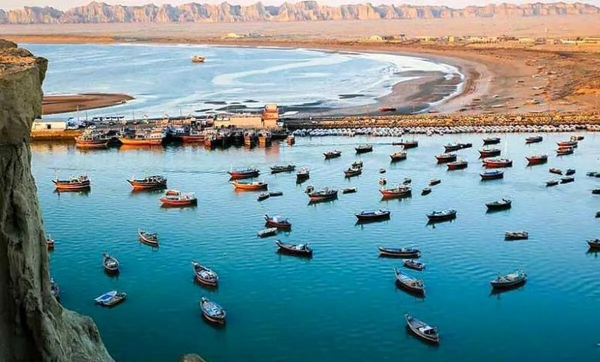 
ماجرای ساخت یک دیوار ۳ هزار متری در ساحل کنارک
