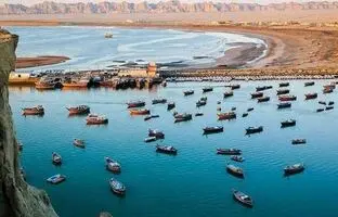 
ماجرای ساخت یک دیوار ۳ هزار متری در ساحل کنارک
