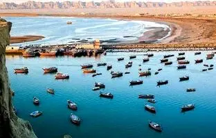 
ماجرای ساخت یک دیوار ۳ هزار متری در ساحل کنارک
