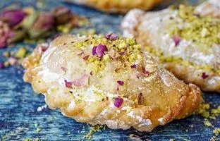 طرز تهیه قطاب خانگی؛ شیرینی لذیذ برای دورهمی‌های شما