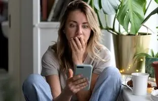 ۱۰ چیزی که هرگز نباید در شبکه‌های اجتماعی منتشر کنید
