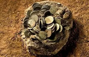 سکه‌هایی که در کانال‌های فاضلاب پنهان شده بودند