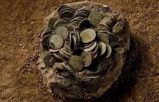 سکه‌هایی که در کانال‌های فاضلاب پنهان شده بودند