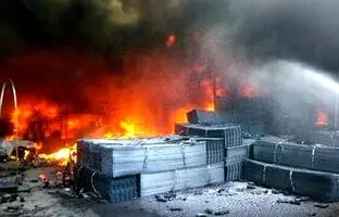 لحظات اولیه آتش‌سوزی بازار آهن شادآباد تهران + ویدئو