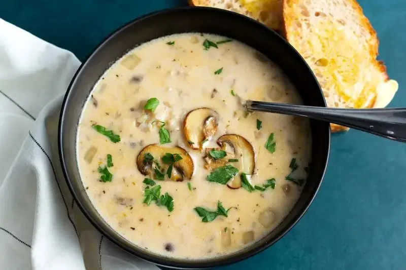  طرز تهیه سوپ کرمی فرانسوی؛ پیش‌غذای خاص و خوشمزه 