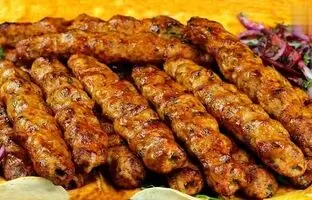 
رئیس اتحادیه غذای سنتی: عرضه کباب کوبیده با قیمت زیر صد هزار تومان، سم فروشی است
