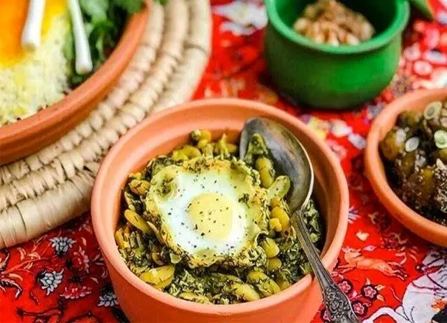 خوشمزه بپزید؛ طرز تهیه خشکاویج با باقالی تازه ؛ یک غذای مقوی گیلانی