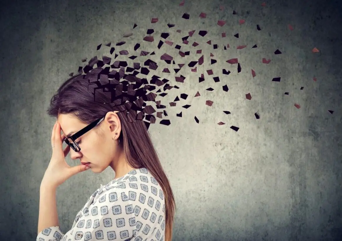 زوال عقل در میانسالی؛ علت چیست؟