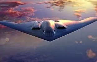 لحظه عبور بمب افکن بی۲ از بالای سر ترامپ و زنش+ ویدئو | واکنش منفی مردم را ببینید