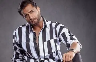  رویا نونهالی و امیر مقاره در پشت صحنه سریال شاعره 