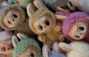 درگیری شدید بر سر عروسک‌های محبوب "لابوبو" در پایتخت انگلیس + ویدئو
