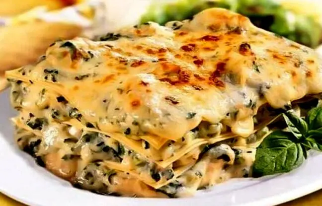 طرز تهیه لازانیای مرغ و ریحان با قارچ و سس بشامل