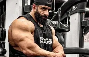 واکنش هادی چوپان به اعلام آتش‌بس + عکس