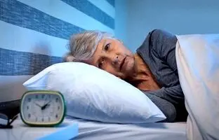 این صدا را جدی بگیرید؛ شنیدن ضربان قلب روی بالش چه معنایی دارد؟ 