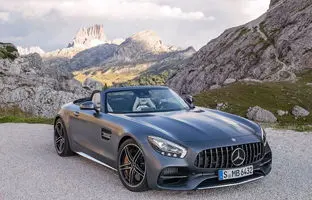 چرا برخی مرسدس‌ بنزها دو باتری دارند؟