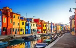 جزیره‌ای که از بالا مثل جعبه مداد رنگی است! +ویدئو