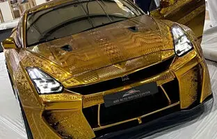 رونمایی از اولین خودرو با روکش طلای ۲۴ عیار در شارجه امارات + ویدئو