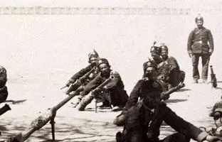 سفر به تاریخ؛ عکس دیده‌نشدۀ «توپچی‌های ایرانی» در دوران قاجار