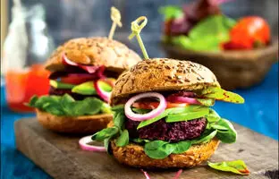 چطور با چغندر برگر درست کنیم؟ + فوت و فن