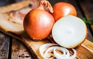 فیزیک‌دانان راز خرد کردن پیاز بدون اشک ریختن را فاش کردند 